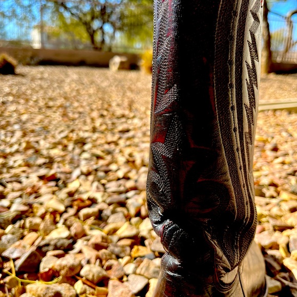 Authentic Lucchese Beautiful Black Cherry Boots 10.5 D photos don’t do justice! - Picture 6 of 15